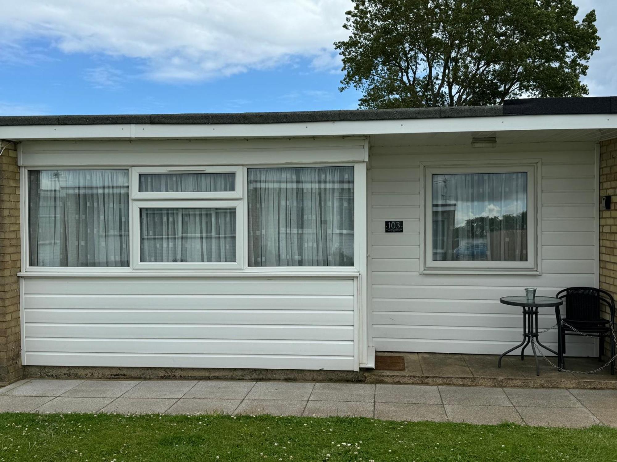 103 Sunbeach South Facing 2 Bed Chalet M And T Chalets Great Yarmouth Buitenkant foto